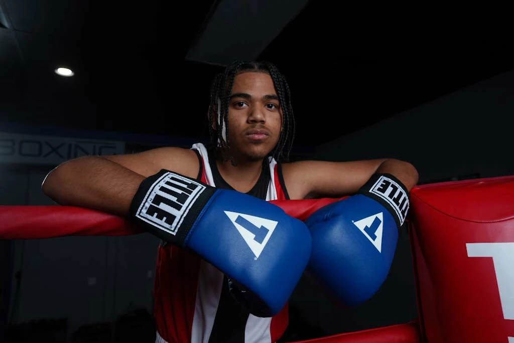 TITLE Boxing USA Boxing Competition Gloves - Elastic - Image 2