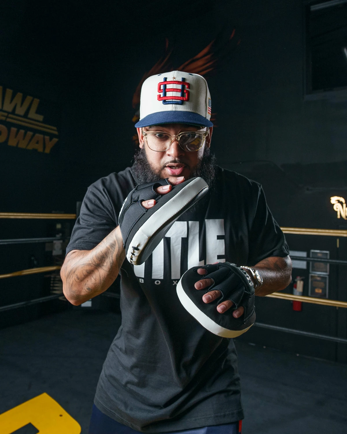 TITLE Boxing Gel Tech Punch Mitts 2.0 - Image 5