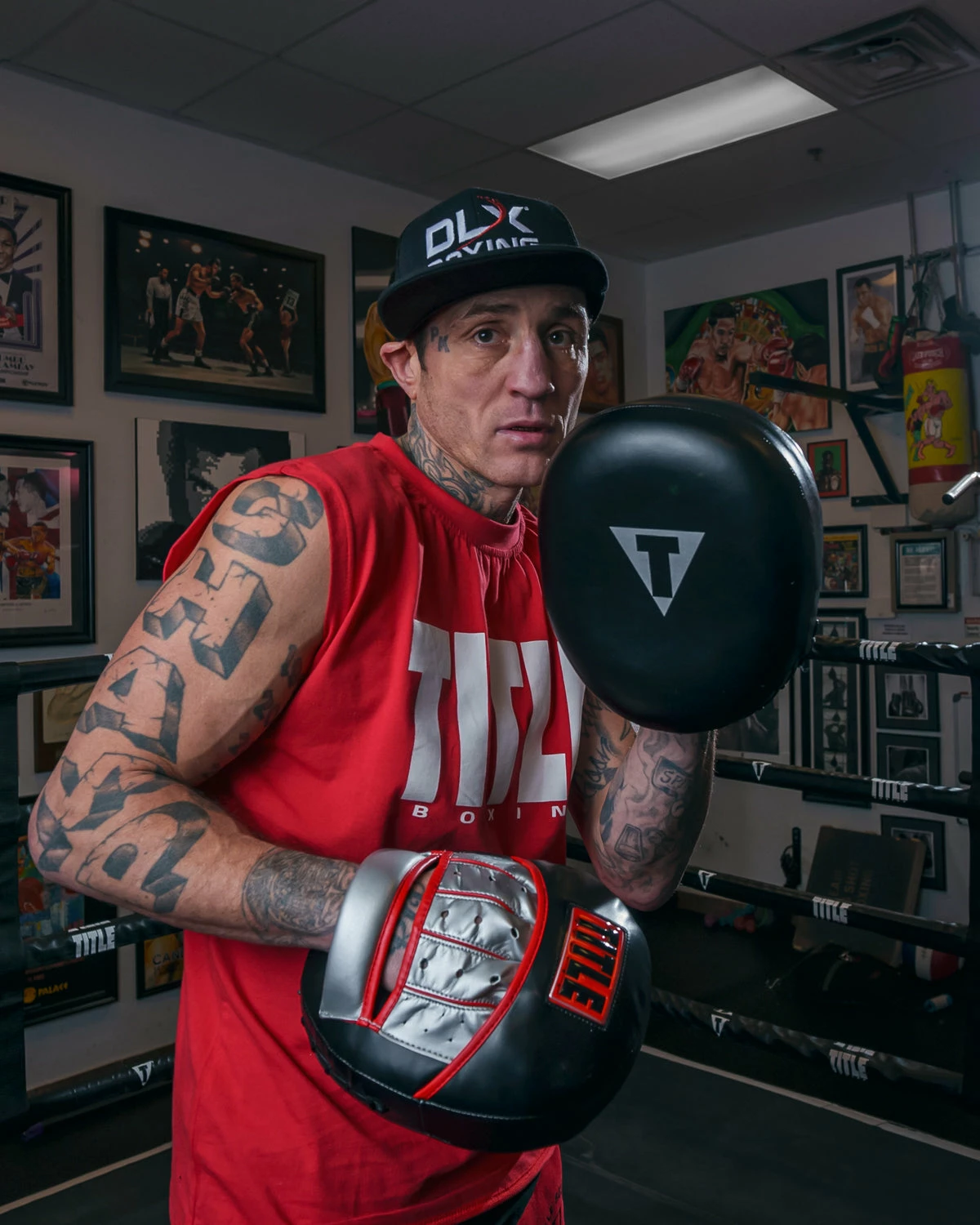 TITLE Boxing Valiant Punch Mitts - Image 2