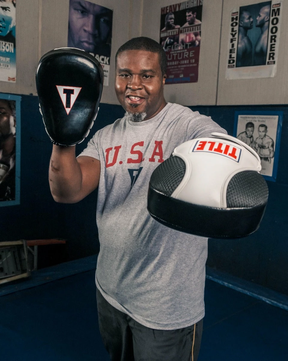 TITLE Classic Pro-Style Trainer’s Mitts - Image 2