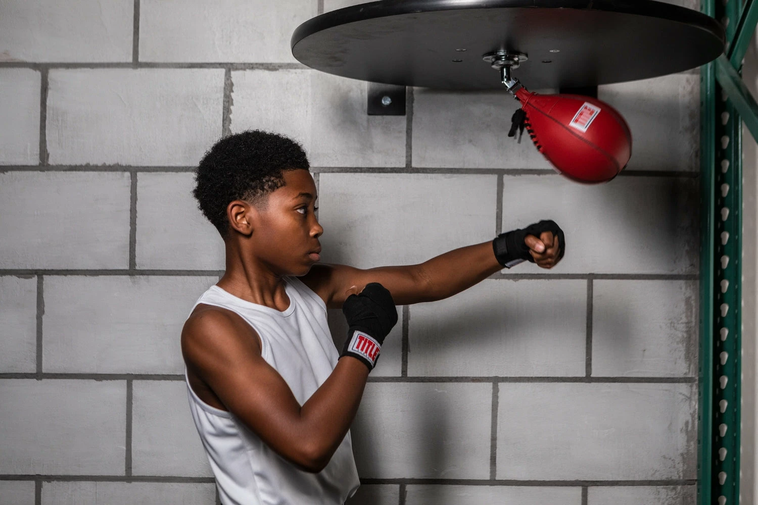 TITLE Classic Speed Bag - Image 3