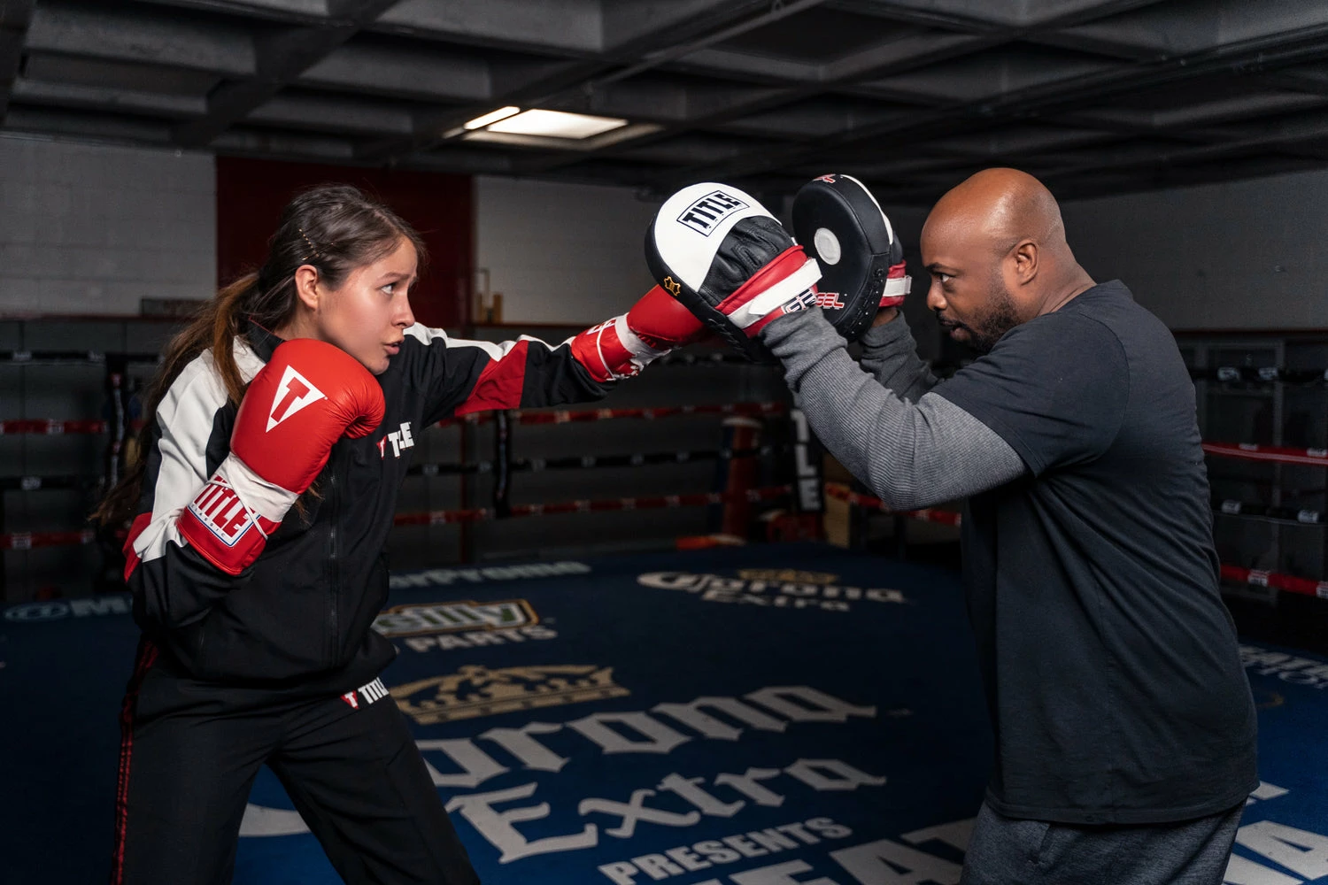 TITLE Boxing Gel World Contoured Punch Mitts - Image 7